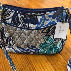 Vera Bradley little crossbody bag